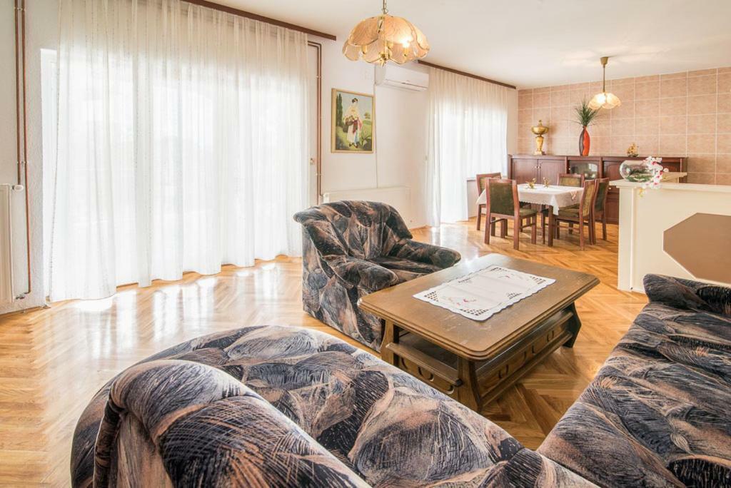 קרק Beljan Apartments מראה חיצוני תמונה