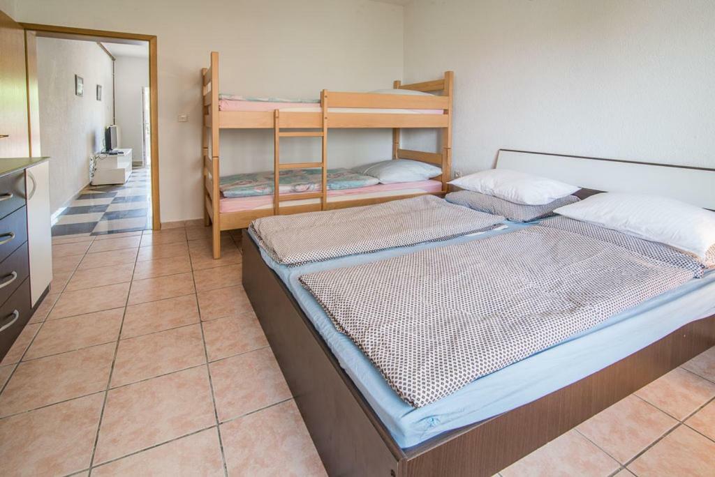 קרק Beljan Apartments מראה חיצוני תמונה