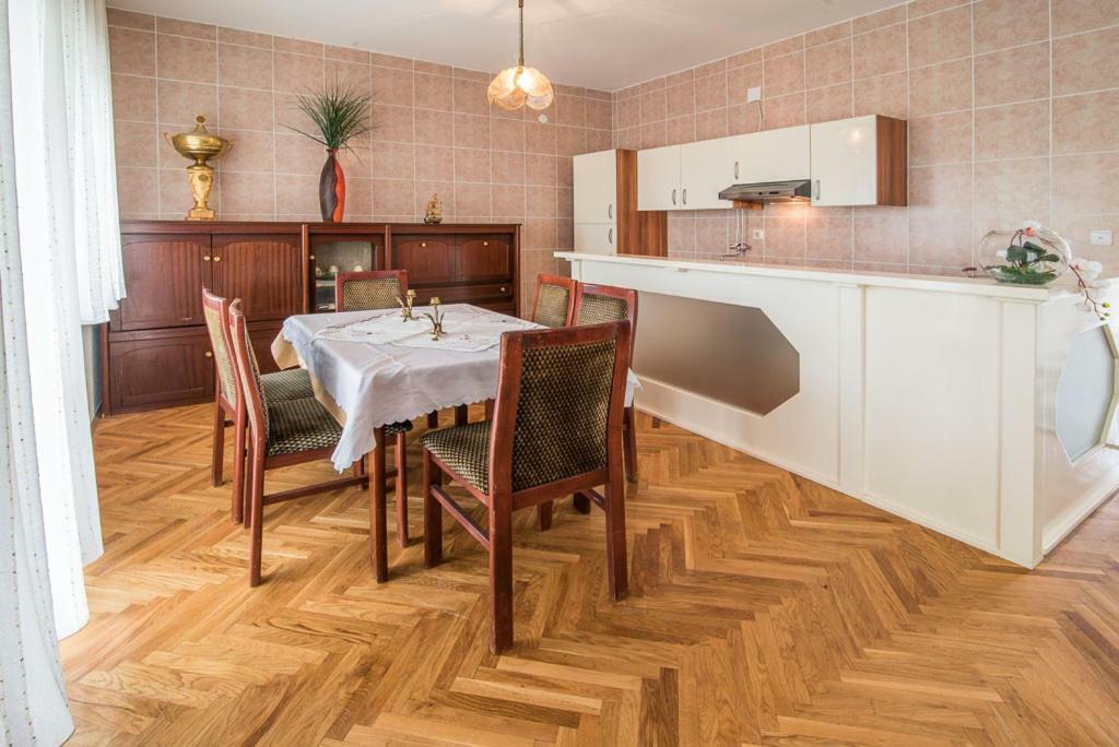 קרק Beljan Apartments מראה חיצוני תמונה
